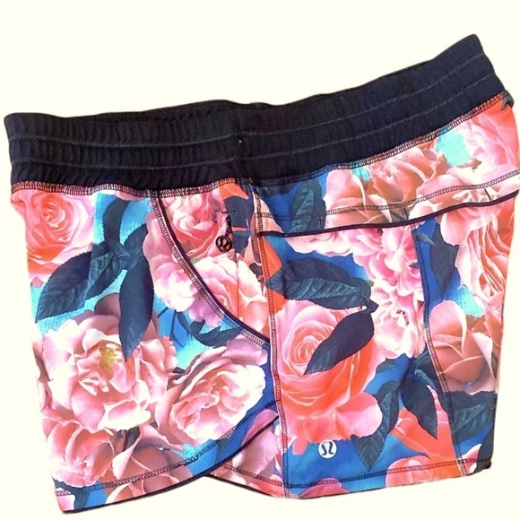 Lululemon Secret Garden Black Pink Rose Floral Runner Short - Picture 5 of 7